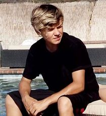 Justin Deeper, 26 лет, США Justin Deeper, 26 лет,